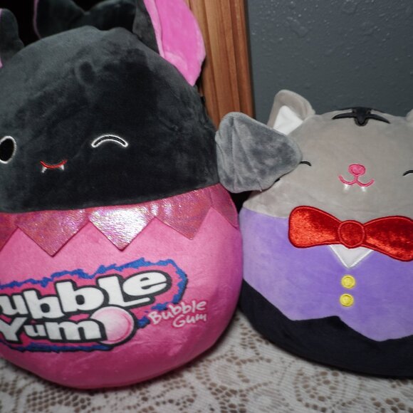 Squishmallows Hershey 10" Zendi Bat Bubble Yum Gum TALLY Vampire Dracula Cat - Picture 6 of 6